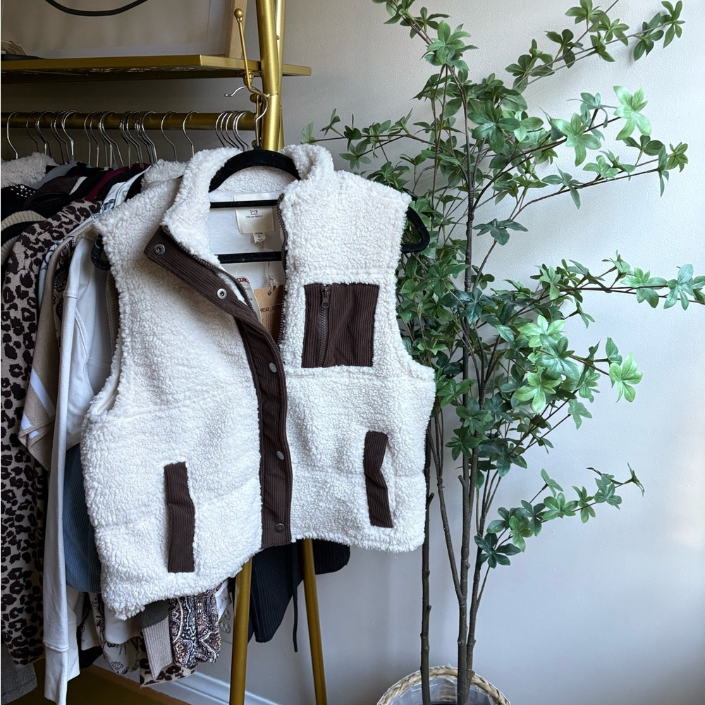 Thread & Supply Cream and chocolate Brown Sherpa Vest - Picture 1 of 5